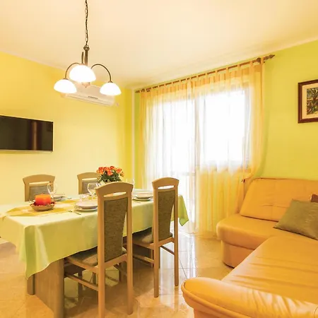 Stunning Home In Cukrici With Wifi Holiday home Cukrici