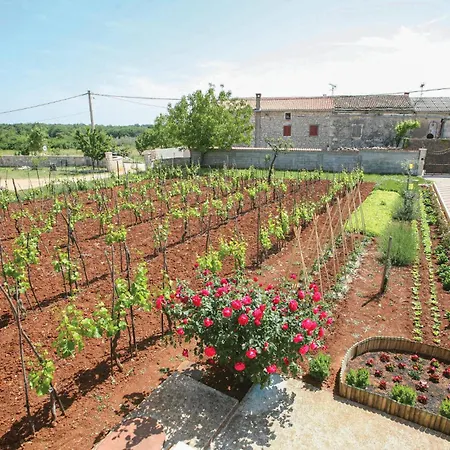 Stunning Home In Cukrici With Wifi * Cukrici