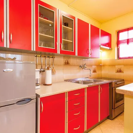Stunning Home In Cukrici With Wifi Holiday home