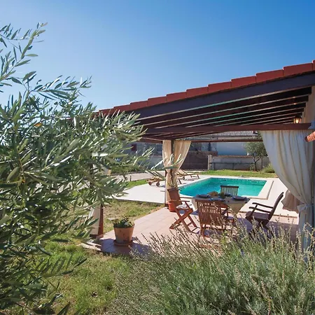 Stunning Home In Cukrici With Wifi Holiday home *