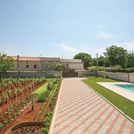 Stunning Home In Cukrici With Wifi * Cukrici