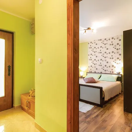 Stunning Home In Cukrici With Wifi